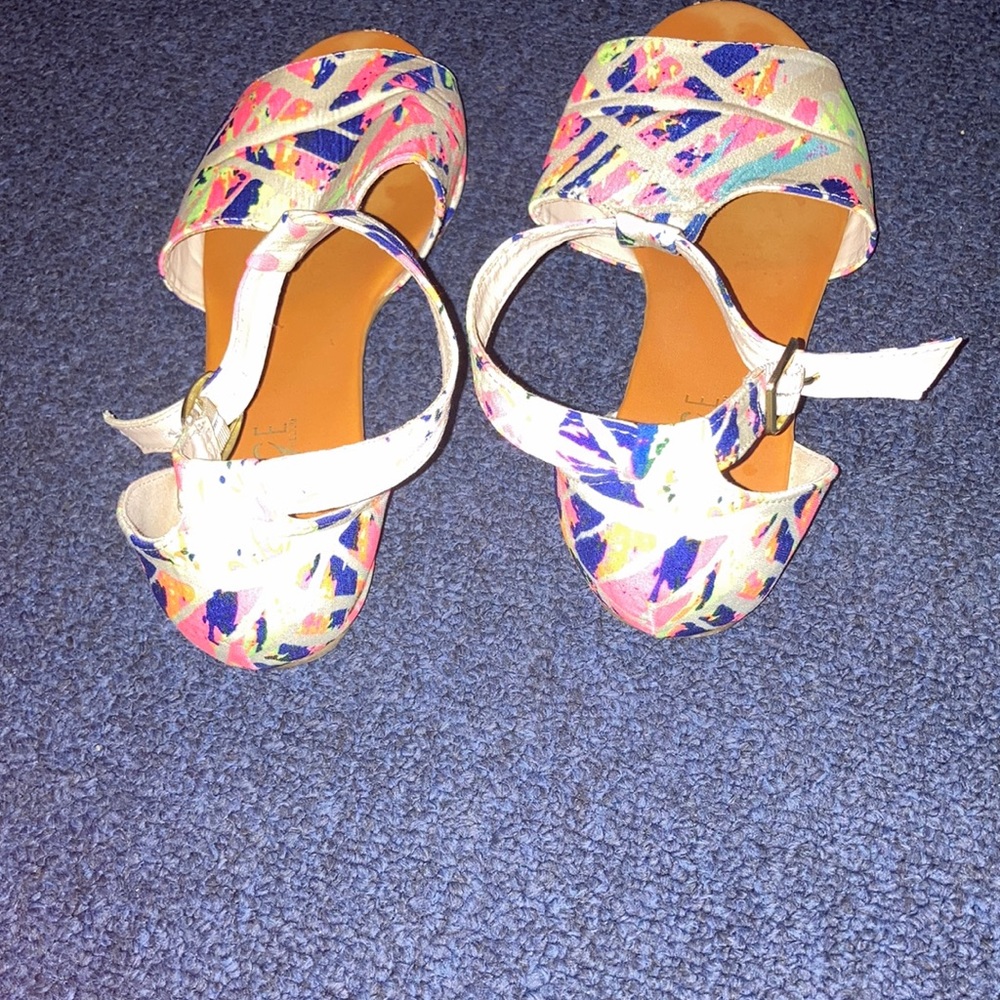 Sandals - Picture 3 of 5